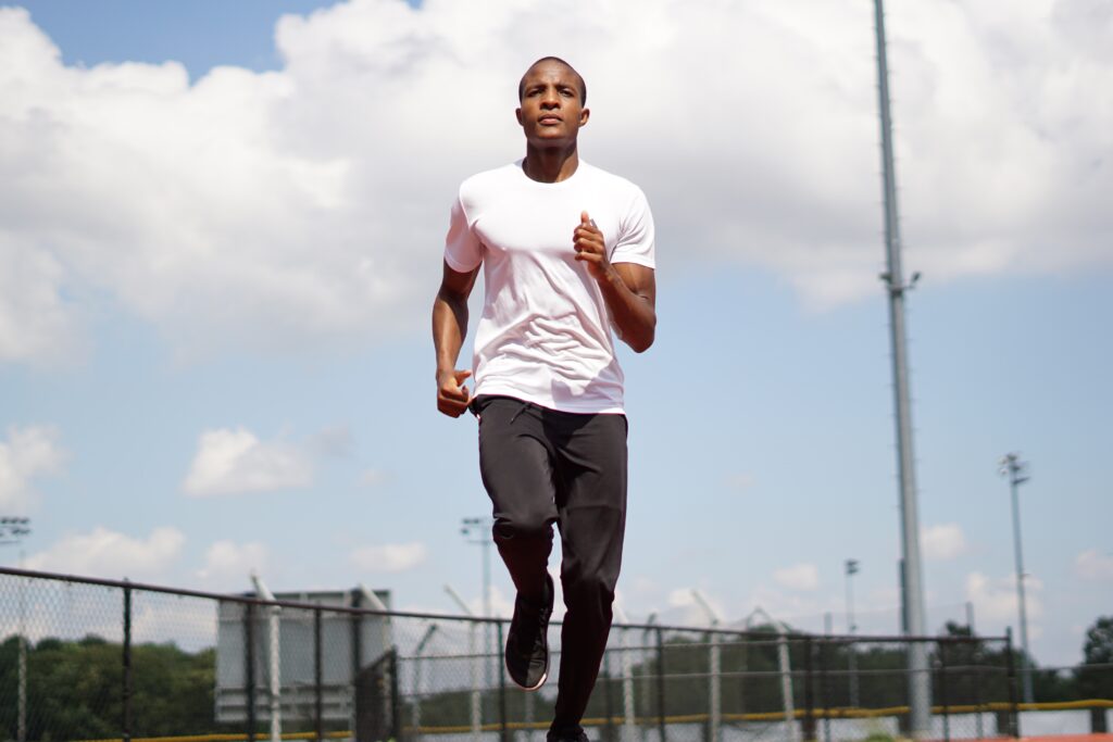 Vêtements de sport et équipements tendances 2023